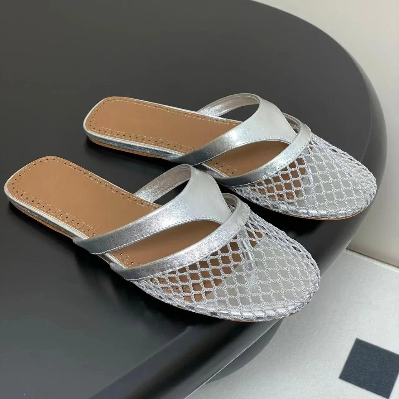 Top Version Niche New Beach Slippers Female Plus Size Genuine Leather Flat Breathable Hollow Flip-Fops Slides Zapatos De Mujer