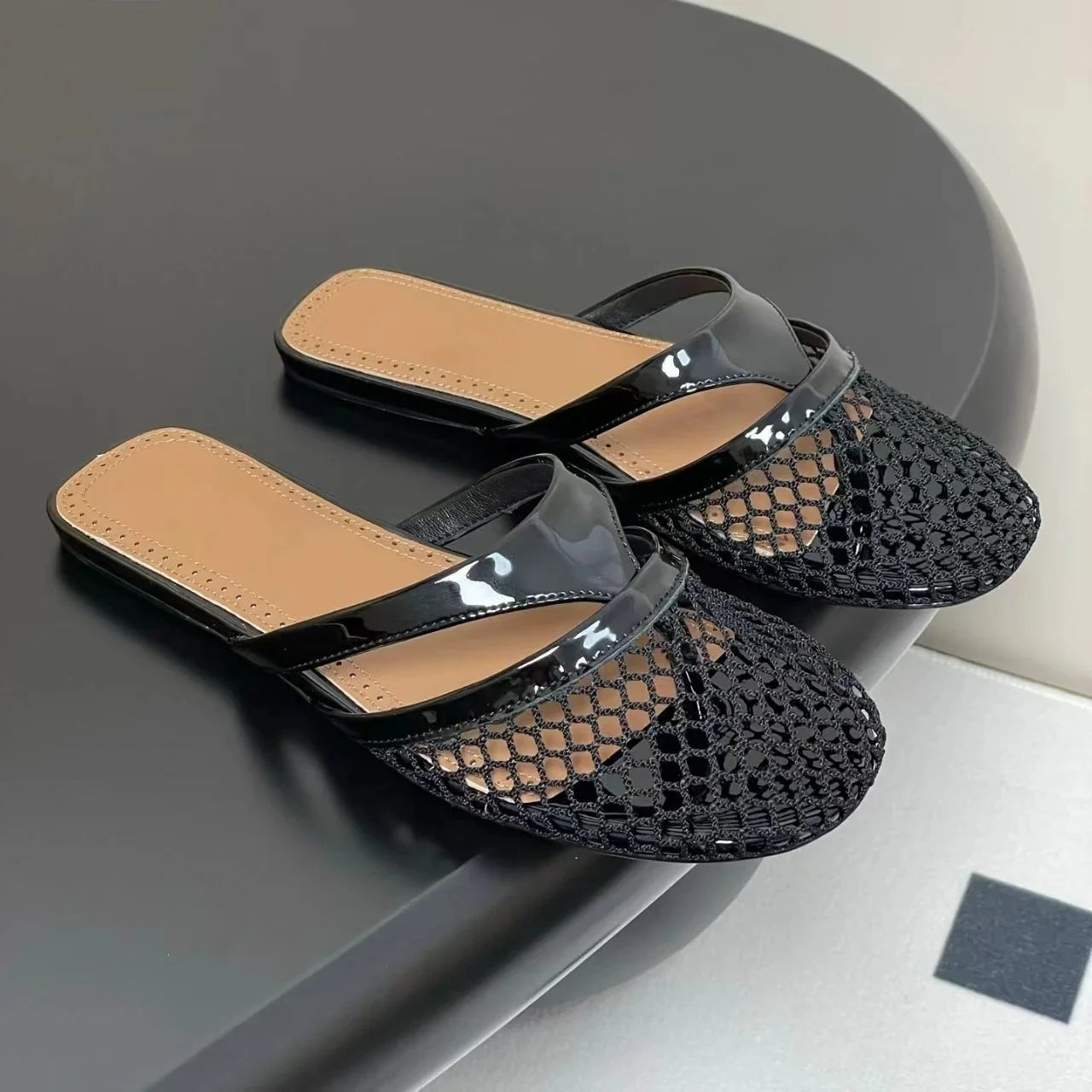 Top Version Niche New Beach Slippers Female Plus Size Genuine Leather Flat Breathable Hollow Flip-Fops Slides Zapatos De Mujer