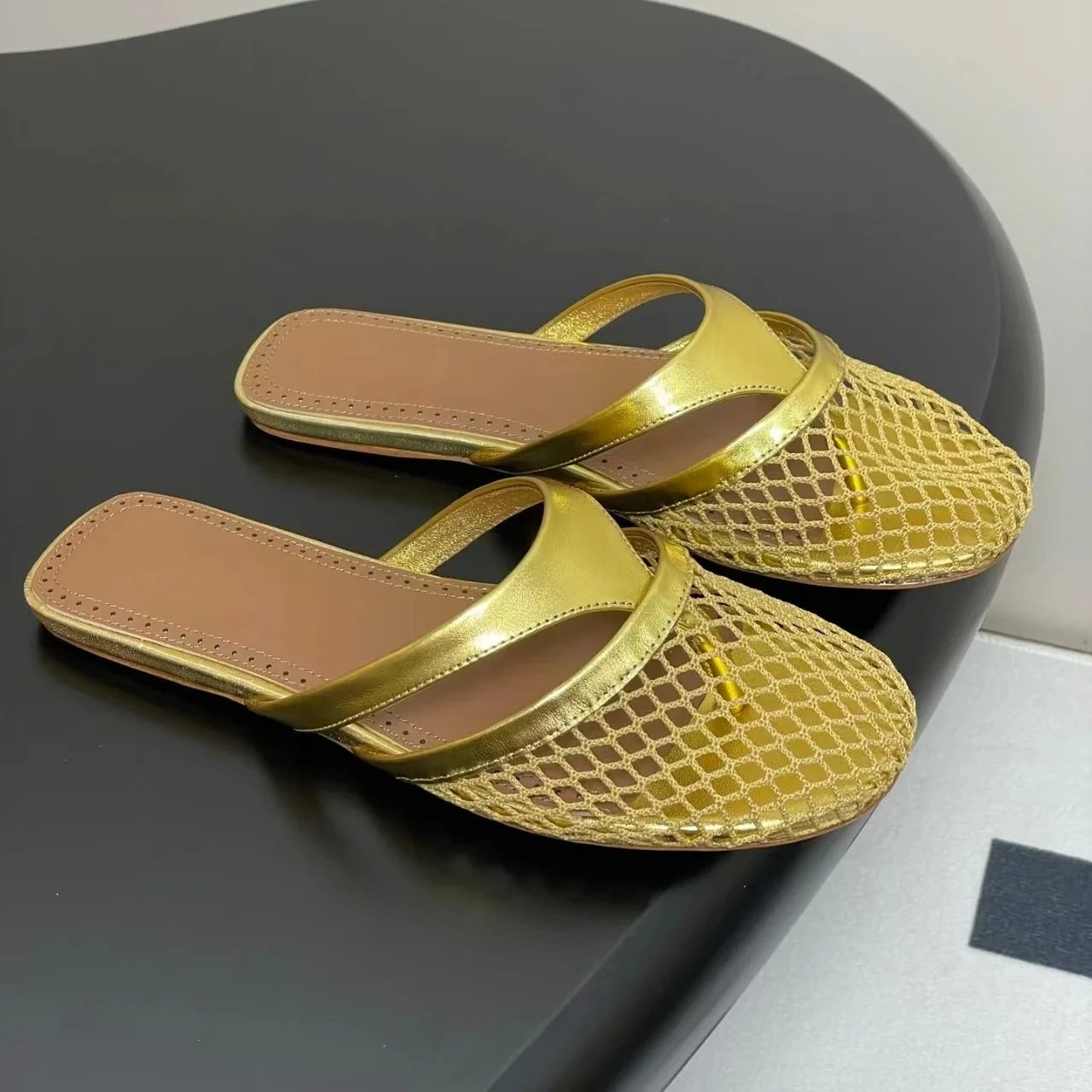 Top Version Niche New Beach Slippers Female Plus Size Genuine Leather Flat Breathable Hollow Flip-Fops Slides Zapatos De Mujer